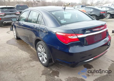 2013 Chrysler 200 Lx z USA, uszkodzony, nr VIN 1C3CCBAB6DN706080